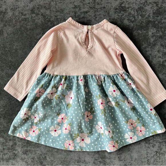 Carter’s Dress and Bloomers Set Size 6 Months - Picture 5 of 9